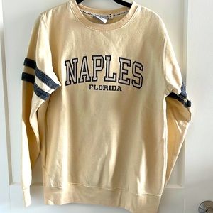 Logo sweatshirt!